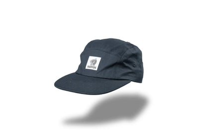 Nash Tackle Make It Happen - Badge 5 Panel Cap - Zwart - KarperCentrale