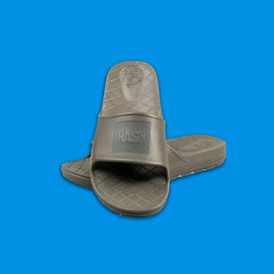 Pantofle a nazouváky